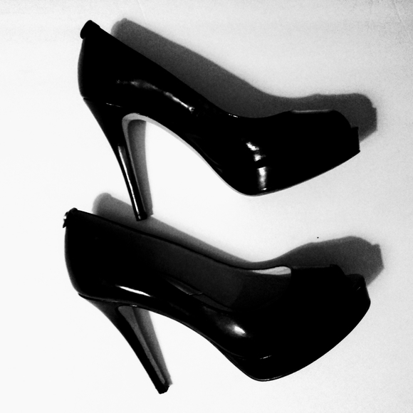 Michael Kors Black Stiletto Heels Sz 6M - Picture 7 of 13